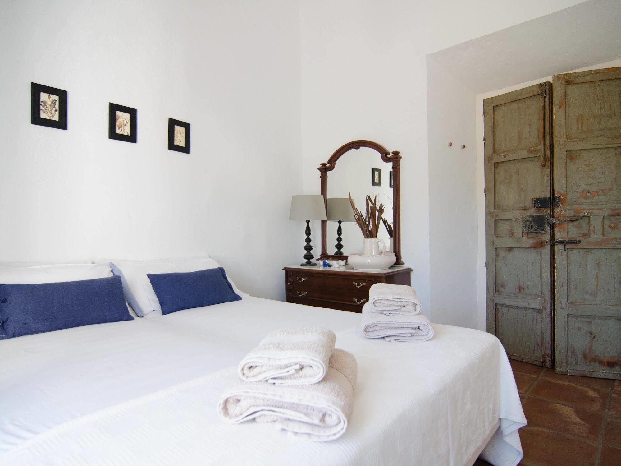 Гостевой дом Cortijo Juan Salvador Олиас Экстерьер фото